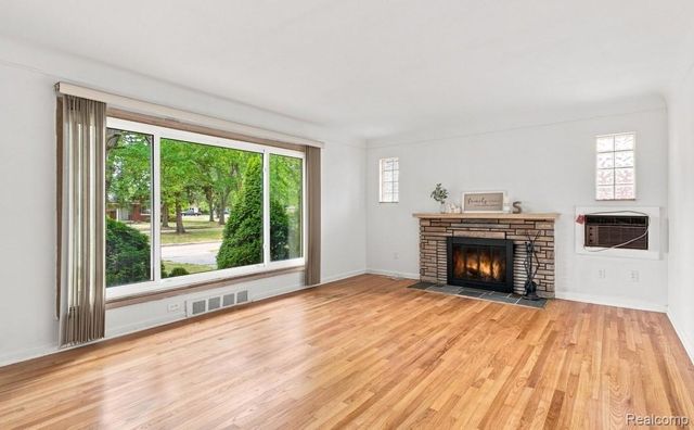 21240 Evergreen Street, St. Clair Shores, MI 48082