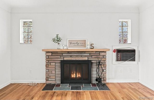 21240 Evergreen Street, St. Clair Shores, MI 48082