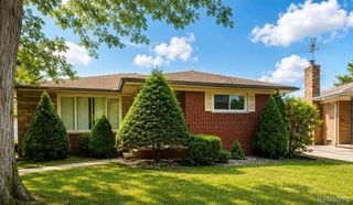 21240 Evergreen Street, St. Clair Shores, MI 48082
