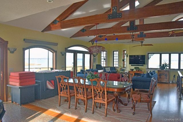 7 Widgeon Way, Westhampton Beach, NY 11978