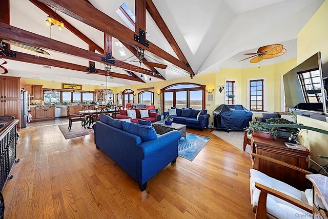 7 Widgeon Way, Westhampton Beach, NY 11978