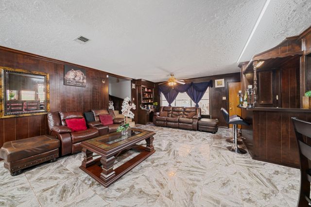 1102 Glouchester Lane, Houston, TX 77073