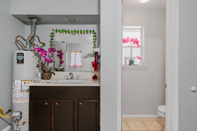 1102 Glouchester Lane, Houston, TX 77073