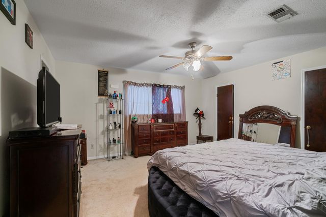 1102 Glouchester Lane, Houston, TX 77073