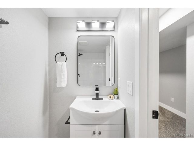 9809 Rosewalk Dr, Highlands Ranch, CO 80129