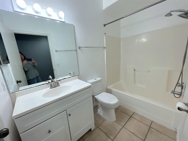4700 SW ARCHER ROAD D30, Gainesville, FL 32608