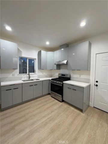 4721 W Oakfield, Santa Ana, CA 92703