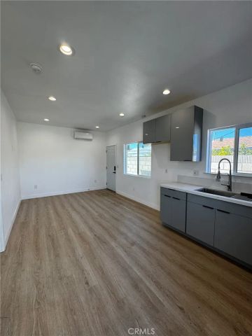 4721 W Oakfield, Santa Ana, CA 92703