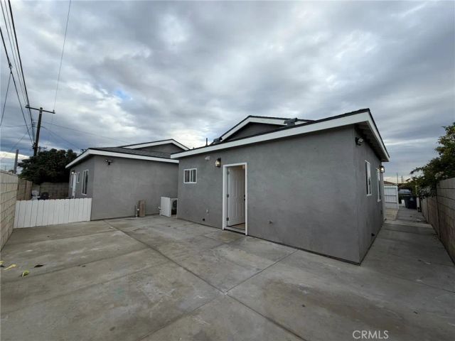 4721 W Oakfield, Santa Ana, CA 92703