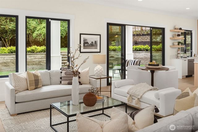 10415 SE 13th Street, Bellevue, WA 98004