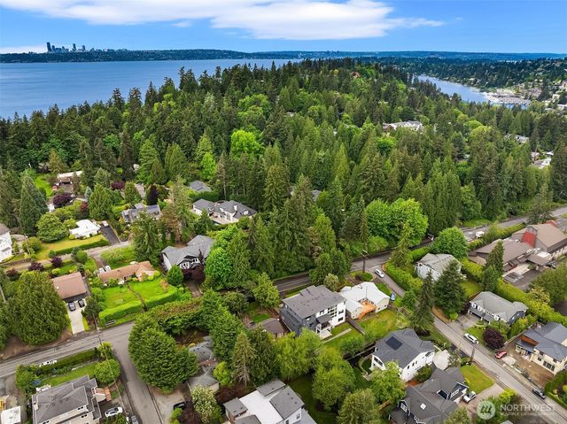 10415 SE 13th Street, Bellevue, WA 98004