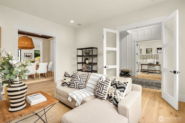 10415 SE 13th Street, Bellevue, WA 98004