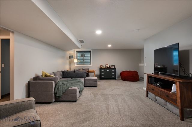 158 Harvester Lane, Belgrade, MT 59714