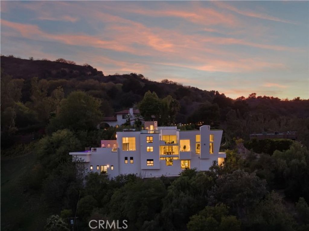 3596 Woodhill Canyon, Studio City (los Angeles), CA 91604