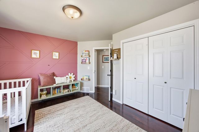 1307 30th Avenue W, West Fargo, ND 58078