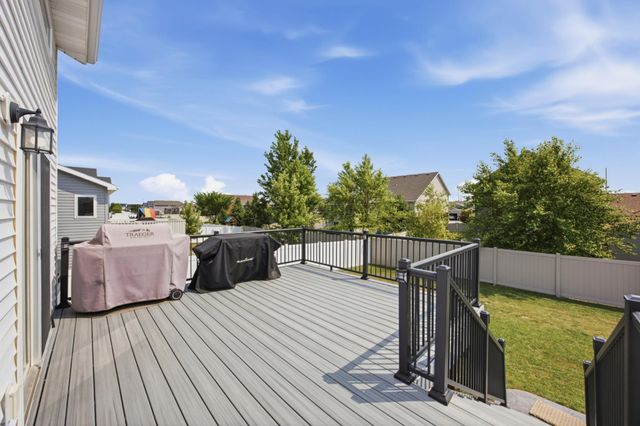 1307 30th Avenue W, West Fargo, ND 58078