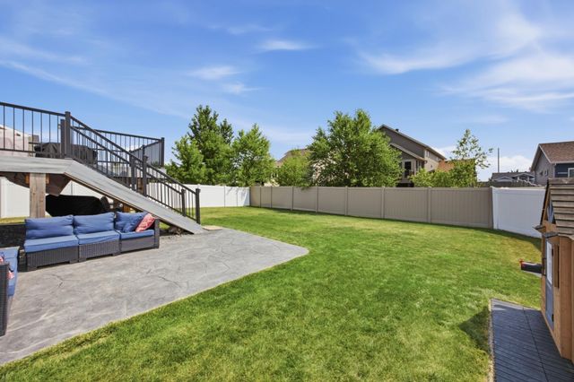 1307 30th Avenue W, West Fargo, ND 58078