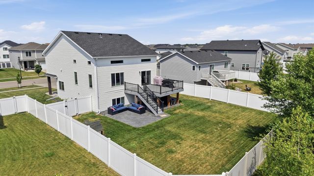 1307 30th Avenue W, West Fargo, ND 58078