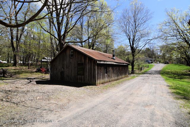 32 Old Route 199, Red Hook, NY 12571
