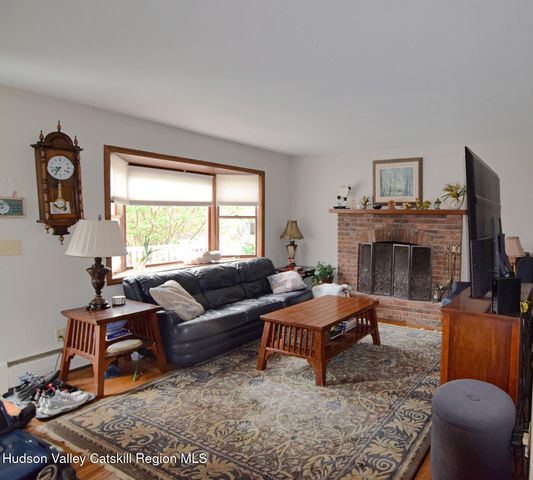 32 Old Route 199, Red Hook, NY 12571