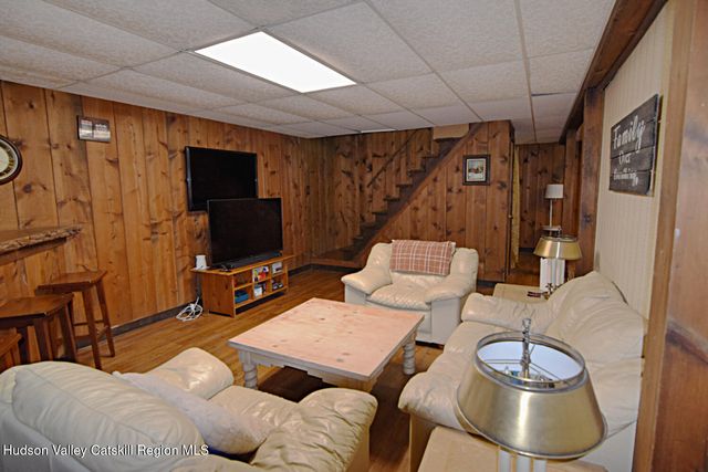 32 Old Route 199, Red Hook, NY 12571