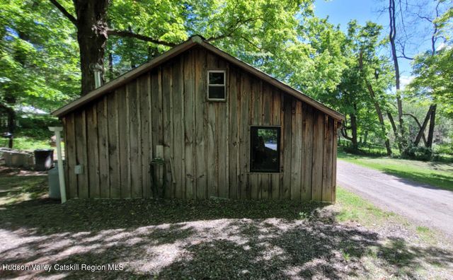 32 Old Route 199, Red Hook, NY 12571