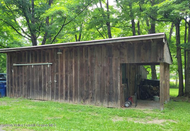 32 Old Route 199, Red Hook, NY 12571