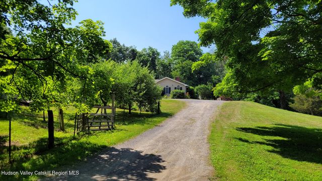 32 Old Route 199, Red Hook, NY 12571