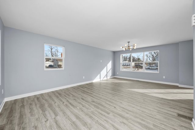 106 W Thompson Street, Harvard, IL 60033