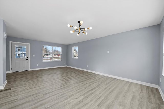 106 W Thompson Street, Harvard, IL 60033