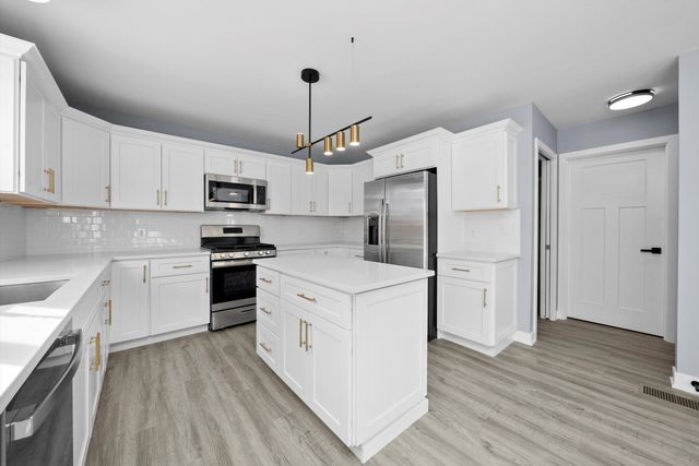 106 W Thompson Street, Harvard, IL 60033