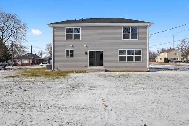 106 W Thompson Street, Harvard, IL 60033