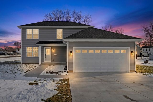 106 W Thompson Street, Harvard, IL 60033