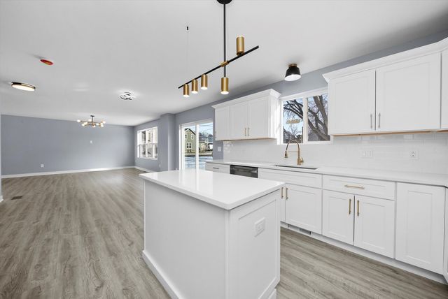 106 W Thompson Street, Harvard, IL 60033