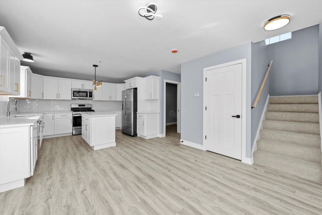 106 W Thompson Street, Harvard, IL 60033