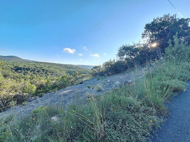 21925 Surrey LN, Lago Vista, TX 78645