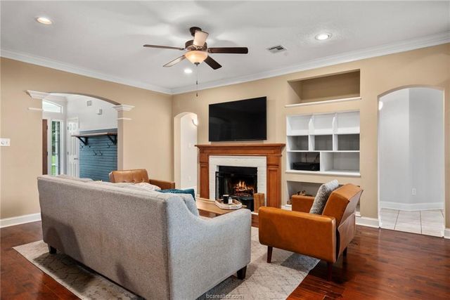 4421 Ledgestone Trail, College Station, TX 77845