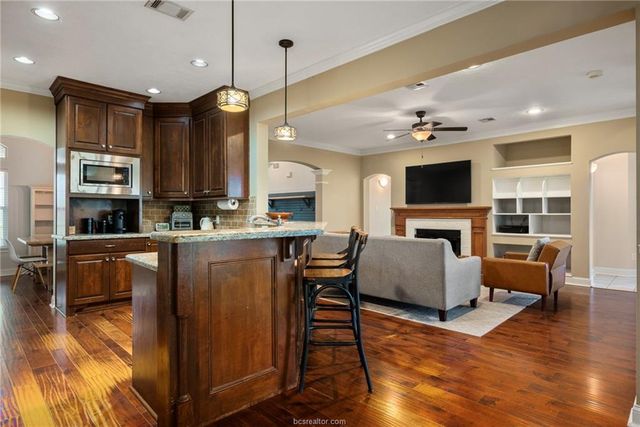 4421 Ledgestone Trail, College Station, TX 77845
