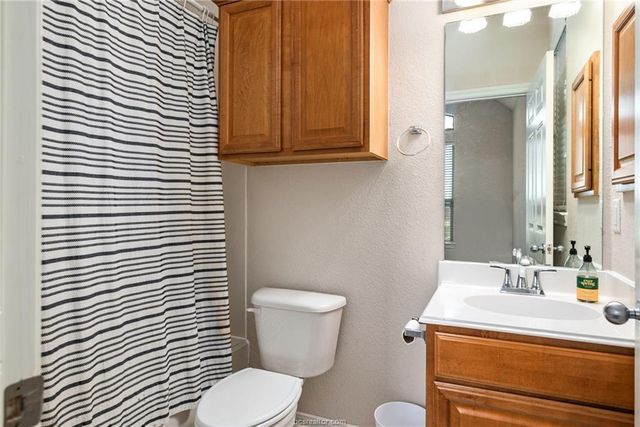 4421 Ledgestone Trail, College Station, TX 77845