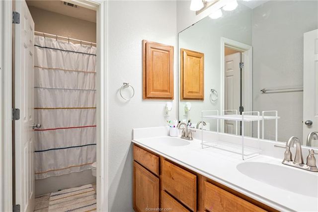 4421 Ledgestone Trail, College Station, TX 77845