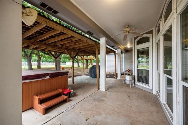 4421 Ledgestone Trail, College Station, TX 77845