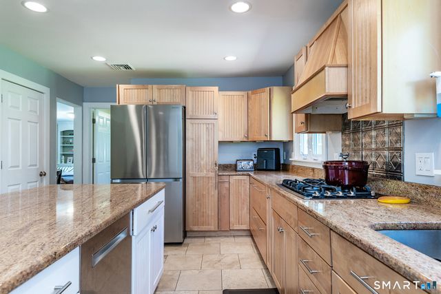 16 Hall Lane, New Milford, CT 06755