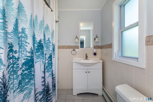 16 Hall Lane, New Milford, CT 06755