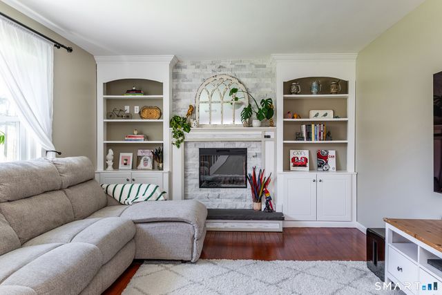 16 Hall Lane, New Milford, CT 06755