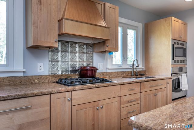 16 Hall Lane, New Milford, CT 06755