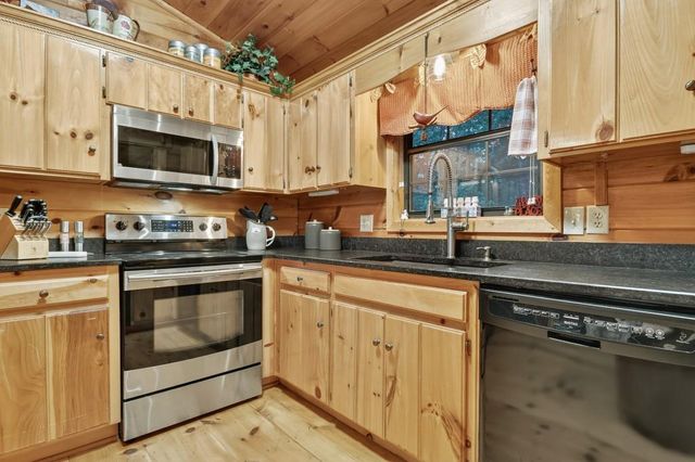 97 Doyle Carder Parkway, Cherry Log, GA 30522