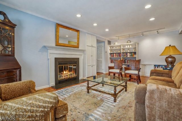 10 Heritage Dr C, Chatham Twp., NJ 07928