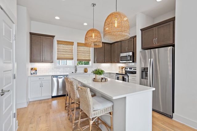 1027 E Trinity Ln Apt 5, Nashville, TN 37216