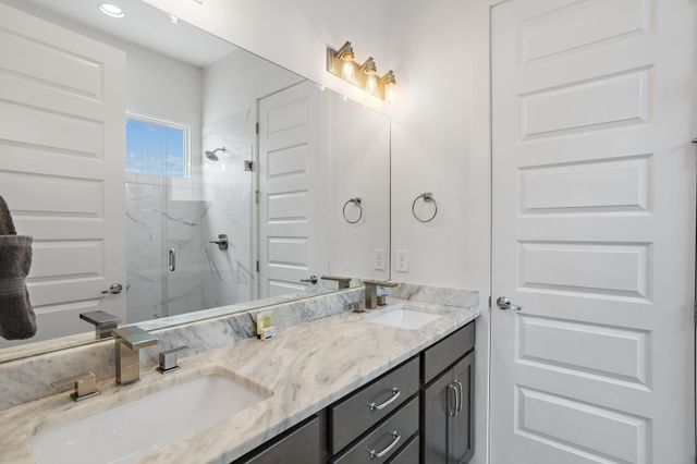 1027 E Trinity Ln Apt 5, Nashville, TN 37216