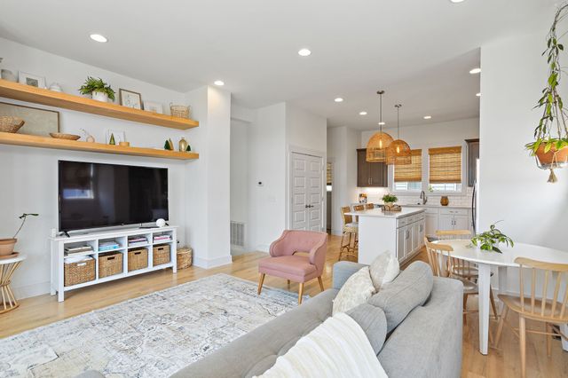 1027 E Trinity Ln Apt 5, Nashville, TN 37216